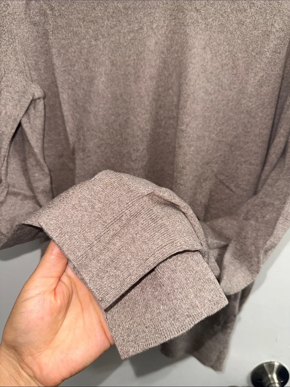 Banana Republic luxury blend v-neck pullover sweater size L